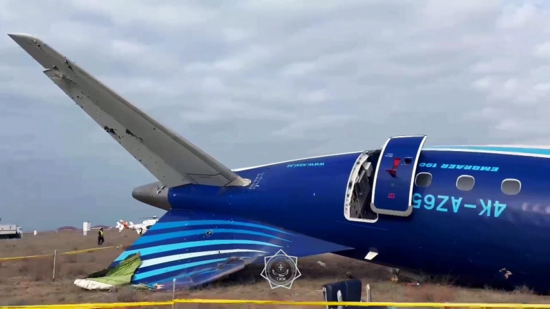 СМИ сообщили об инциденте с самолетом AZAL незадолго до крушения у Актау