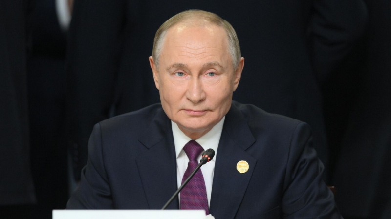 Путин созвонился с Алиевым и обсудил крушение самолета AZAL